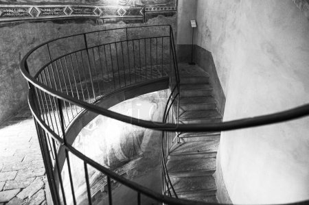 Foto de Fantástica escalera en la Capilla Colleoni de Bérgamo, Italia en blanco y negro - Imagen libre de derechos