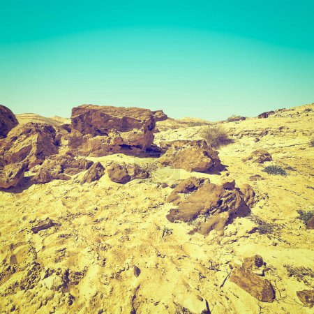 Téléchargez les photos : Rocky Hills of the Negev Desert in Israel, Instagram Effcet - en image libre de droit