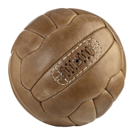 Téléchargez les photos : Football classique en cuir marron avec laçage traditionnel, isolé sur fond blanc - en image libre de droit