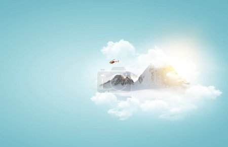 Téléchargez les photos : Paysage avec sommet de neige montagne flottant dans les airs. Techniques mixtes - en image libre de droit