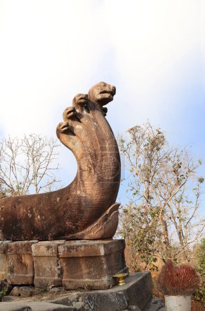Téléchargez les photos : Statue of multi-headed serpent or naga in Preah Vihear Temple complex (Prasat Phra Wihan), Cambodia, Indochina. UNESCO world heritage site - en image libre de droit