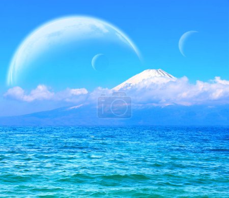 Fantastische Landschaft mit Bergen und Planeten am blauen Himmel. Schöne Landschaft mit See, drei Planeten am Himmel und schneebedecktem Berg. 3D-Darstellung. Elemente dieses von der NASA bereitgestellten Bildes
