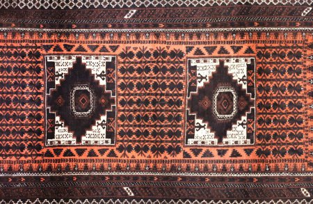 Téléchargez les photos : Texture de tapis de laine traditionnelle roumaine avec motif géométrique, Iran - en image libre de droit