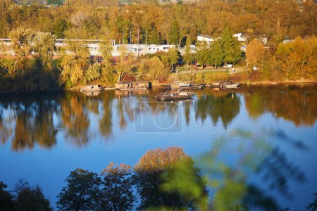 Téléchargez les photos : Vue panoramique sur la Loire à Saumur, département du Maine-et-Loire, région Ouest de la France - en image libre de droit