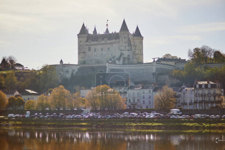 Téléchargez les photos : Vue panoramique du château de Saumur à Saumur, département du Maine-et-Loire, ouest de la France - en image libre de droit