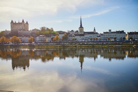 Téléchargez les photos : Vue panoramique du château de Saumur à Saumur, département du Maine-et-Loire, ouest de la France - en image libre de droit