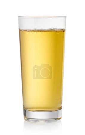 Foto de Glass of yellow apple juice isolated on white background - Imagen libre de derechos