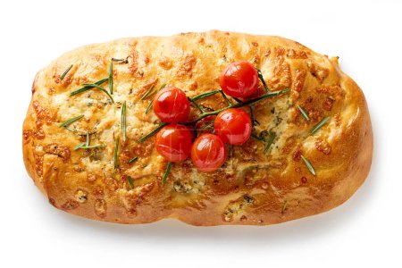 Téléchargez les photos : Toute la focaccia de pain plat italien fraîchement cuit isolé sur fond blanc, vue de dessus - en image libre de droit