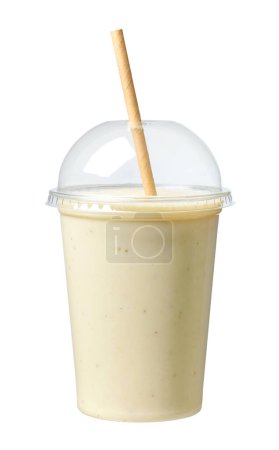 Foto de Plátano blanco, coco y piña smoothie pina colada en llevar taza aislado sobre fondo blanco - Imagen libre de derechos