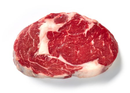 Téléchargez les photos : Steak cru frais isolé sur fond blanc, vue de dessus - en image libre de droit