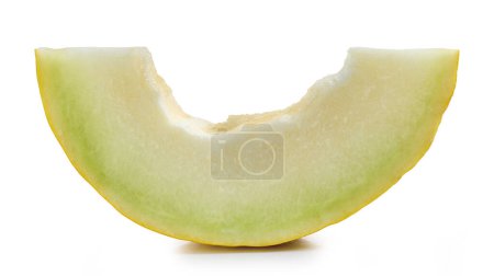 corte de melón fresco y maduro aislado sobre fondo blanco