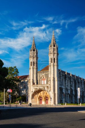 Téléchargez les photos : Musée de la Marine de Lisbonne dans l'aile ouest du bâtiment du monastère de Jeronimos. Belem, Lisbonne, Portugal - en image libre de droit