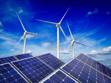 Foto de Concepto ecológico de energía alternativa verde y protección del medio ambiente: paneles de baterías solares y turbinas de aerogeneradores contra el cielo azul - Imagen libre de derechos