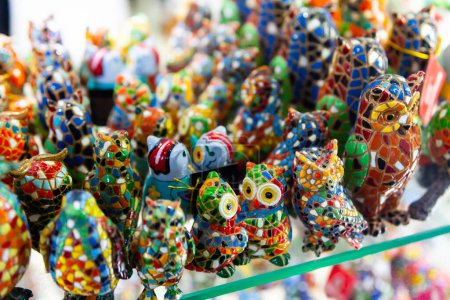 Farbige Mosaikfiguren - Souvenirs aus Barcelona im Angebot