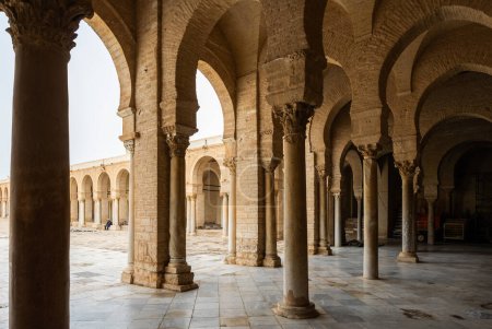 Grande mosquée de Kairouan Mosquée d'Uqba - patio. Tunisie. Photo de haute qualité