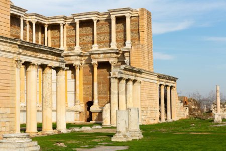 Éléments architecturaux du gymnase antique bain complexe de Sardis. Monument historique et culturel turc dans la province de Manisa