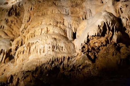 Grottes de Koneprusy - site impressionnant du Karst de Bohême créé par la nature, République tchèque ..