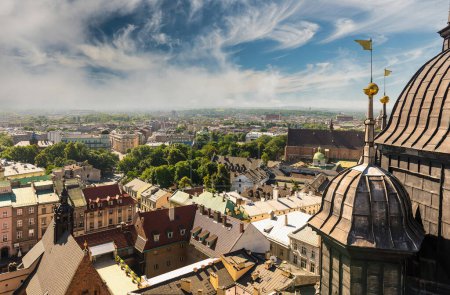 Téléchargez les photos : Surplombant le centre de Cracovie et l'architecture européenne ancienne, Pologne, vue aérienne - en image libre de droit