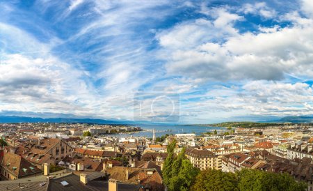 Panorama-Luftaufnahme von Genf an einem schönen Sommertag, Schweiz