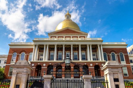 Foto de BOSTON, EE.UU. - 29 de marzo de 2020: Massachusetts State House en Boston, Massachusetts, EE.UU. - Imagen libre de derechos