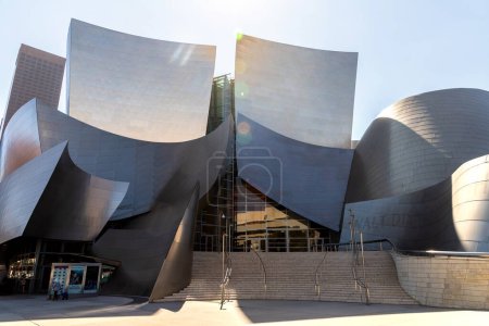 Téléchargez les photos : LOS ANGELES, États-Unis - 29 MARS 2020 : Walt Disney Concert Hall à Los Angeles, Californie, États-Unis - en image libre de droit
