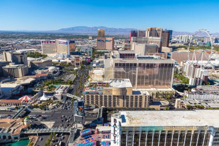 Foto de LAS VEGAS, Estados Unidos - 29 de marzo de 2020: Vista aérea panorámica de Las Vegas, Nevada, Estados Unidos - Imagen libre de derechos