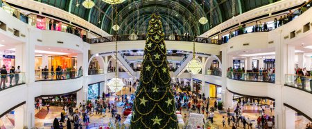 Photo for DUBAI, UAE - DECEMBER 25, 2019: Panorama of Christmas tree in Mall of the Emirates in Dubai, United Arab Emirates - Royalty Free Image