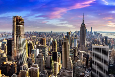 Téléchargez les photos : Vue aérienne panoramique de Manhattan à New York, NY, USA - en image libre de droit