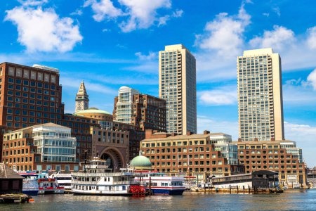 Foto de Vista panorámica del paisaje urbano de Boston en un día soleado, Estados Unidos - Imagen libre de derechos