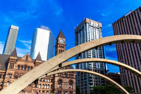 Téléchargez les photos : Hôtel de ville de Toronto par une journée ensoleillée, Ontario, Canada - en image libre de droit