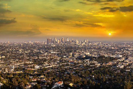 Foto de Vista aérea panorámica de Los Ángeles al atardecer, California, EE.UU. - Imagen libre de derechos