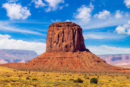 Téléchargez les photos : Monument Valley par une journée ensoleillée, Arizona, USA - en image libre de droit