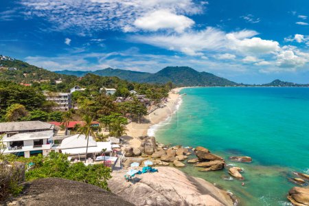 Téléchargez les photos : Lamai Beach sur l'île de Koh Samui, Thaïlande dans une journée d'été - en image libre de droit