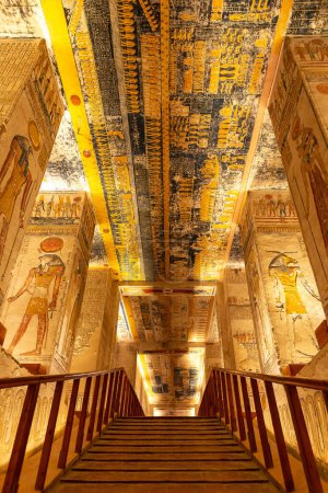 Téléchargez les photos : Tomb of pharaohs Rameses V and VI in Valley of the Kings, Luxor, Egypt - en image libre de droit
