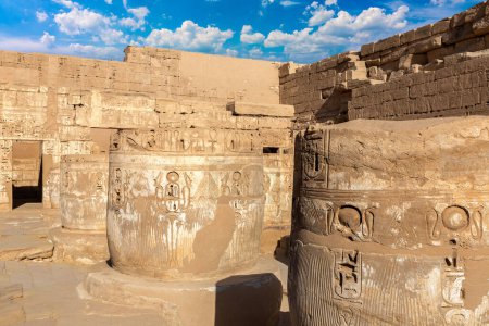 Foto de Medinet Habu templo en Luxor, Valle del Rey, Egipto - Imagen libre de derechos