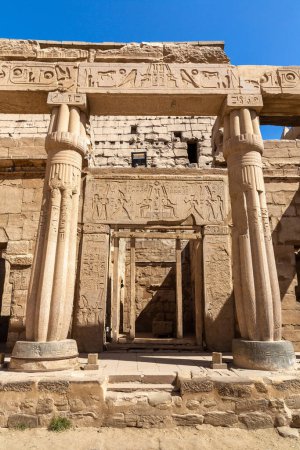 Téléchargez les photos : Luxor Temple in a sunny day, Luxor, Egypt - en image libre de droit