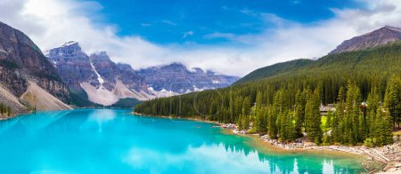 Foto de Panorama del Lago Moraine, Parque Nacional Banff de Canadá - Imagen libre de derechos