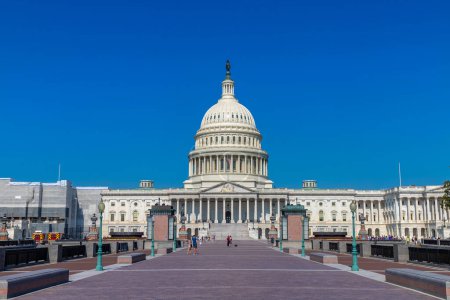 Téléchargez les photos : WASHINGTON DC, États-Unis - 29 MARS 2020 : Le Capitole des États-Unis construit lors d'une journée d'été à Washington DC, États-Unis - en image libre de droit