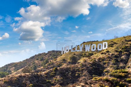 Téléchargez les photos : LOS ANGELES, HOLLYWOOD, États-Unis - 29 MARS 2020 : Panneau hollywoodien à Los Angeles, Californie, États-Unis - en image libre de droit