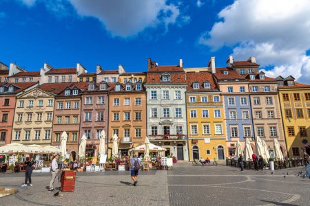 Photo for WARSAW, POLAND - SEPTEMBER 19, 2022: Old town sqare in Warsaw in a sunny day, Warsaw, Poland - Royalty Free Image