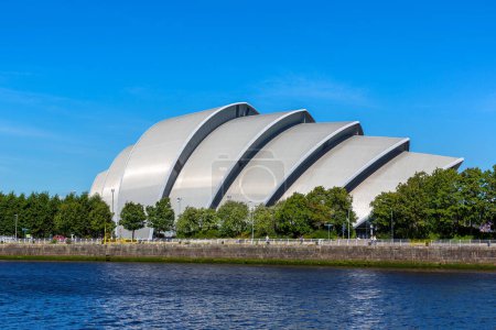 Téléchargez les photos : GLASGOW, Royaume-Uni - 14 JUIN 2022 : Scottish Exhibition Centre - SEC Armadillo dans une journée d'été à Glasgow, Écosse, Royaume-Uni - en image libre de droit