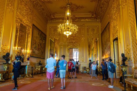 Téléchargez les photos : WINDSOR, RU - 19 JUIN 2022 : Intérieur du château royal de Windsor à Windsor, RU - en image libre de droit