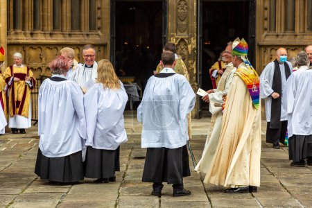 Téléchargez les photos : BRISTOL, Royaume-Uni - 29 JUIN 2022 : Service religieux dans l'église de la cathédrale de Bristol à Bristol, Royaume-Uni - en image libre de droit