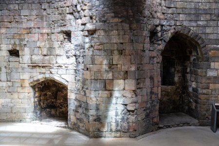 Téléchargez les photos : YORK, Royaume-Uni - 10 JUIN 2022 : Intérieur de la tour médiévale Cliffords à York, Yorkshire du Nord, Royaume-Uni - en image libre de droit