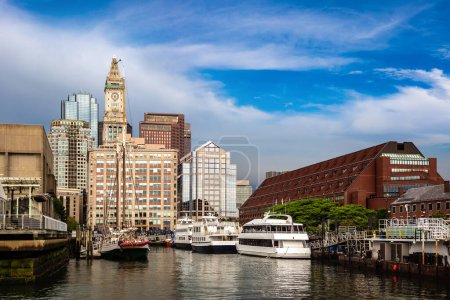 Foto de Long Wharf (Sur) y Custom House Tower en Boston, Massachusetts, EE.UU. - Imagen libre de derechos