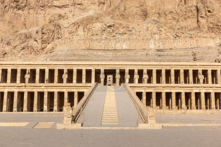 Foto de Temple of Queen Hatshepsut, Valley of the Kings, Egypt - Imagen libre de derechos