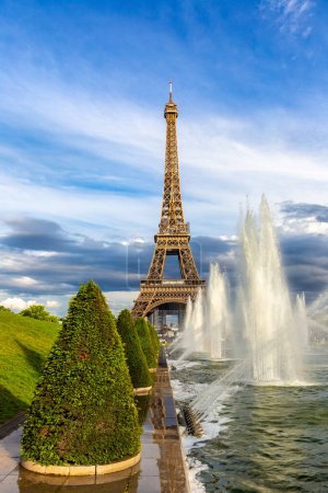 Photo for Eiffel Tower and fountains of Trocadero in Paris at sunset, France - Royalty Free Image
