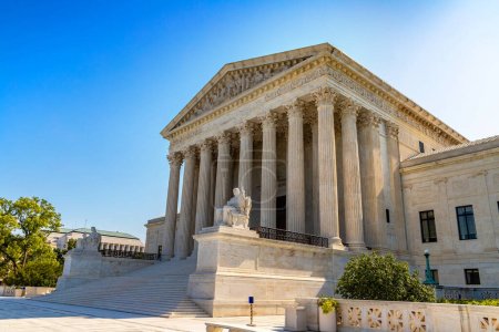Foto de Corte Suprema de los Estados Unidos en Washington DC en un día soleado, EE.UU. - Imagen libre de derechos