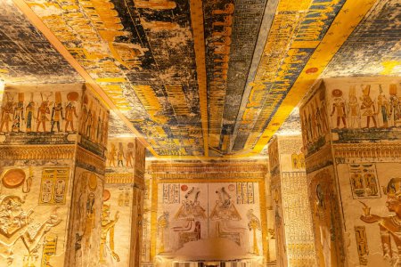 Téléchargez les photos : Tomb of pharaohs Rameses V and VI in Valley of the Kings, Luxor, Egypt - en image libre de droit