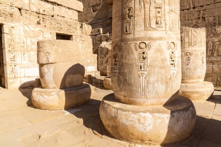 Téléchargez les photos : Medinet Habu temple in Luxor, Valley of King, Egypt - en image libre de droit